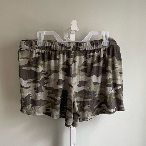 Lucky Brand Comfy Camo Shorts - Picture 2 of 3